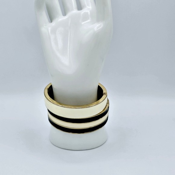 Bangle Bracelet Vintage Black Cream Enamel Set of Two Striped Open Link Clamper - Picture 7 of 9